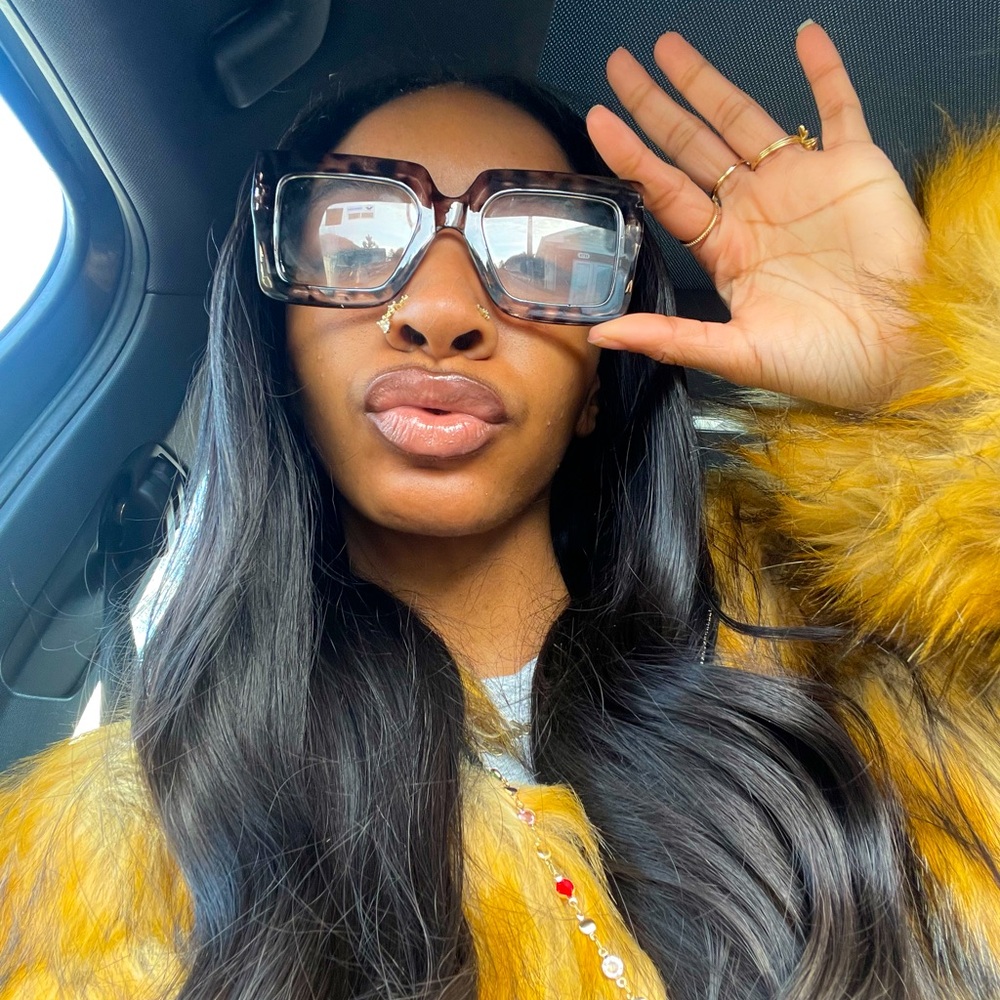 Meet your Posher, Sydney